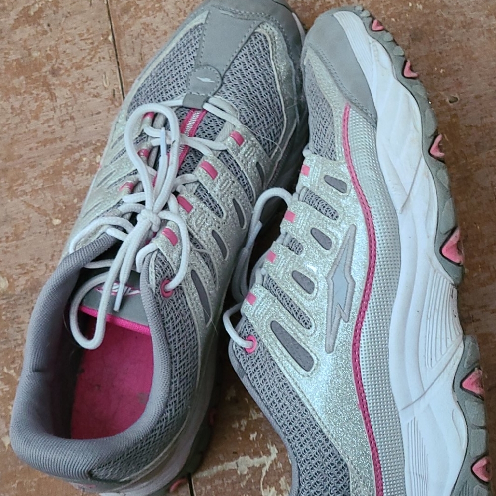 Shoes - Picture 3 of 3